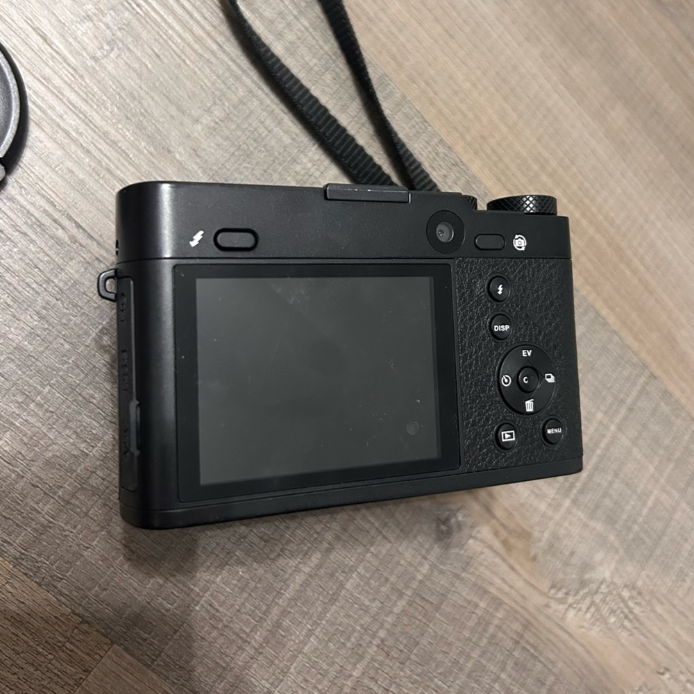 Digital Camera - Picture 5 of 15